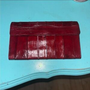 Women’s Burgundy with authentic Ell-skin wallet with zip closure and kiss lock